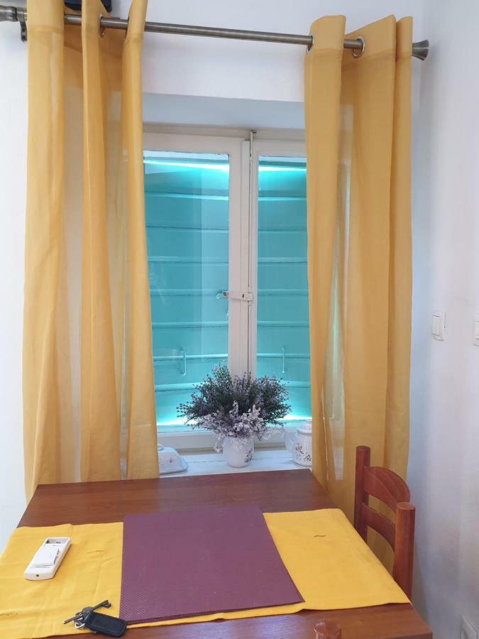 Lemon Tree Hotel Donji Seget Exterior foto